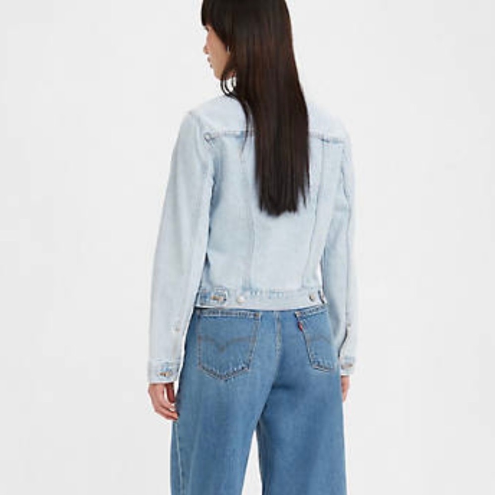 {Levi’s} Trucker Jean Jacket - Picture 2 of 7